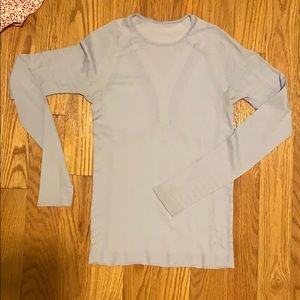 Lulu lemon Periwinkle seamless lightweight top